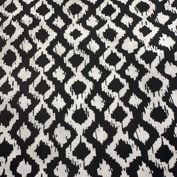 LuLaRoe Azure Skirt Black and White Pattern, Size: XL - Picture 2 of 4